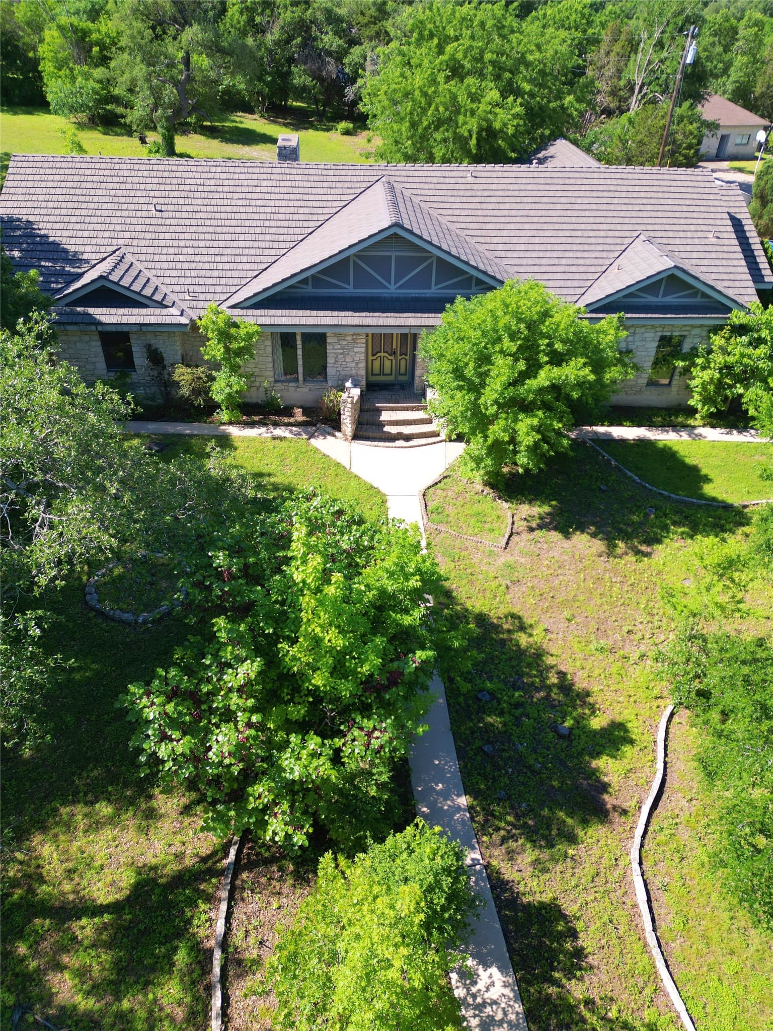 1 Woodhollow Trl