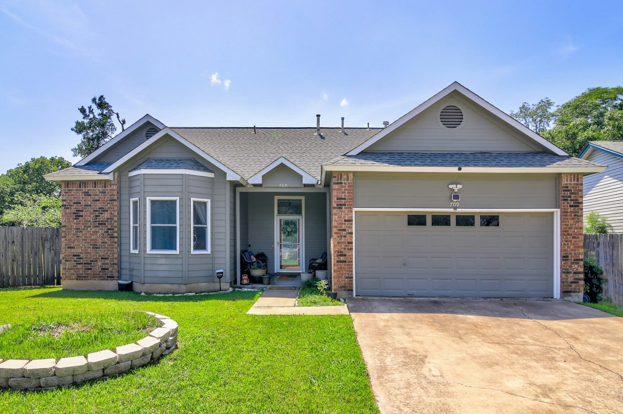 709 Sapling Cv
