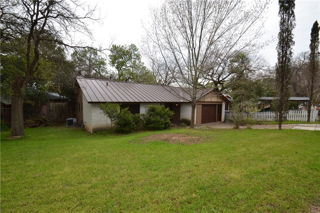 914 Walter St