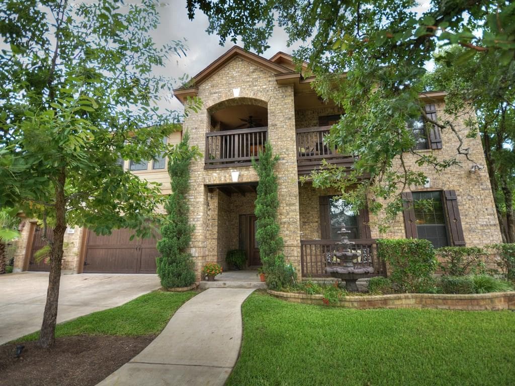 501 Whistlers Walk