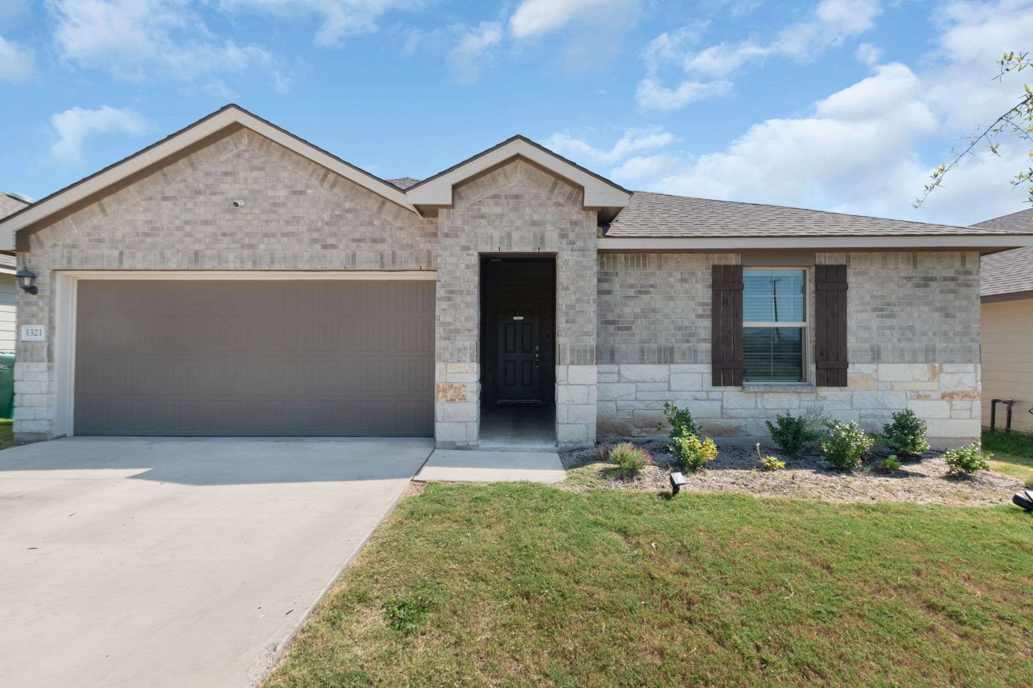 1321 Lindsey Dr