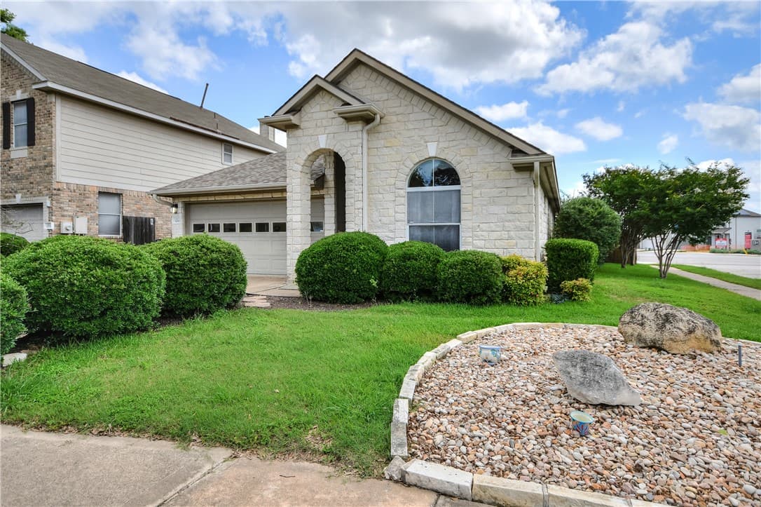 3200 Bratton Heights Dr