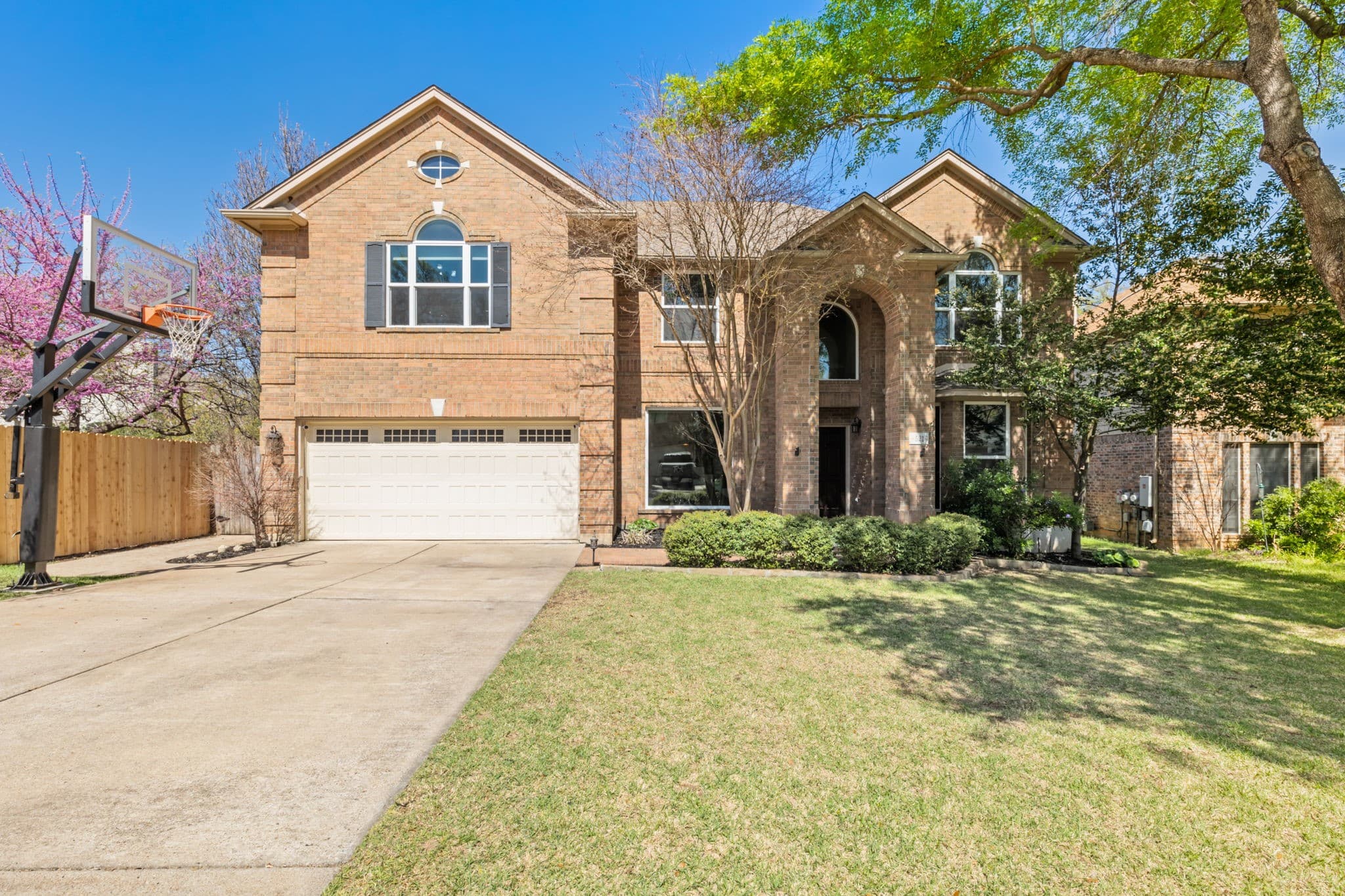 5216 Mcdade Dr