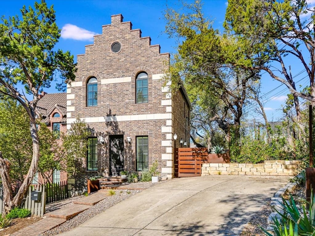 Main property image