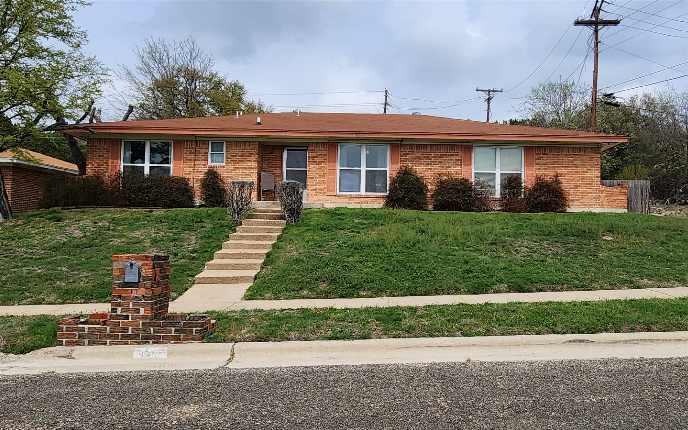 1601 Connie Ave