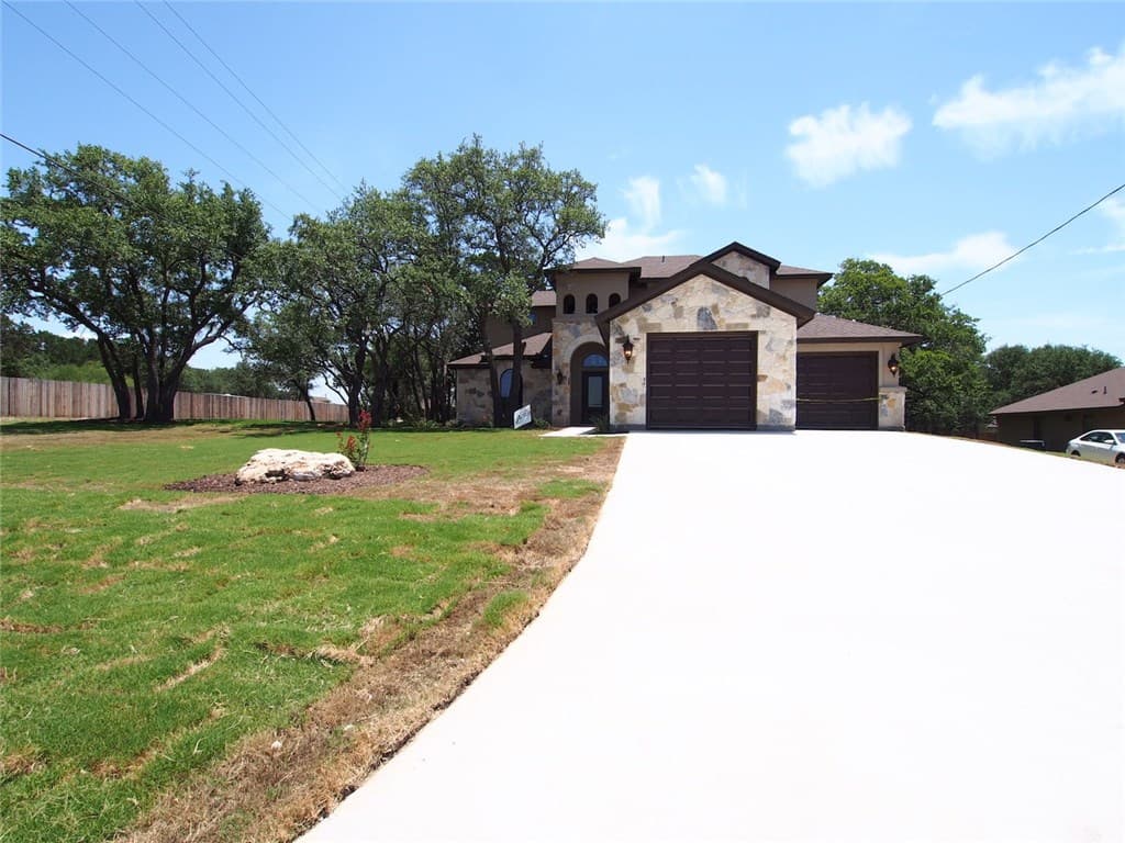 201 S Saw Grass Ln