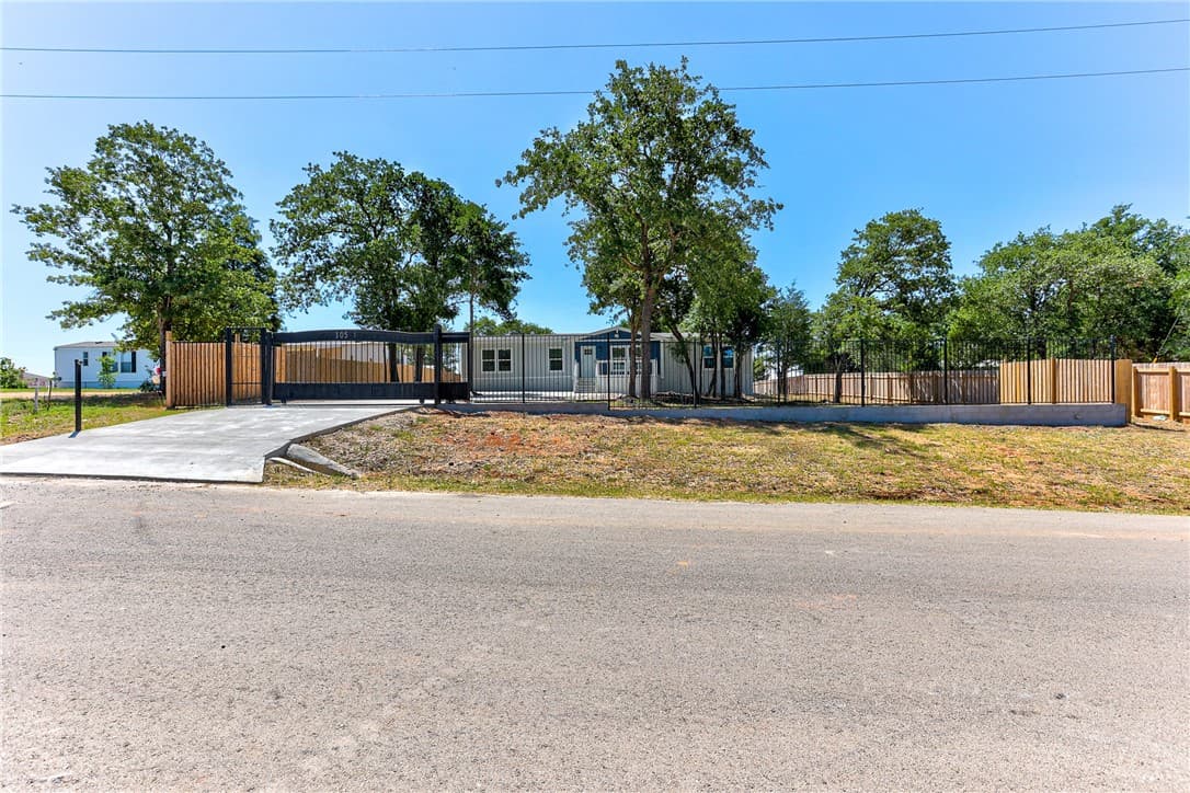 105 Soledad St