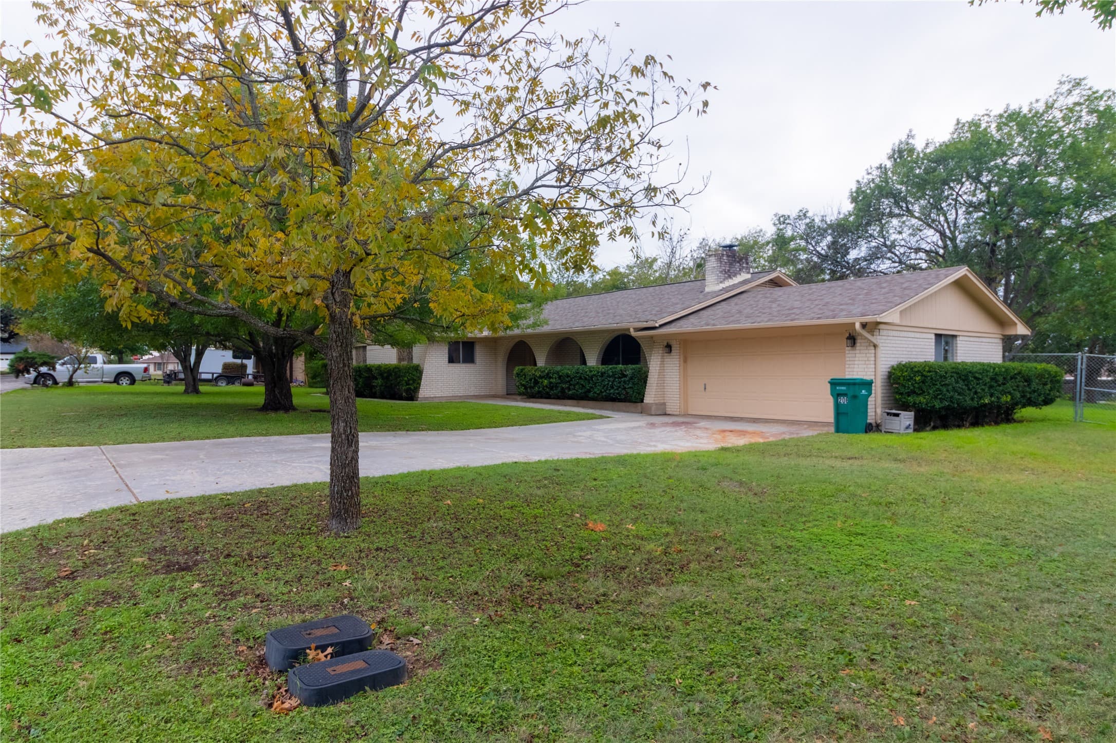 206 Spanish Oaks Dr