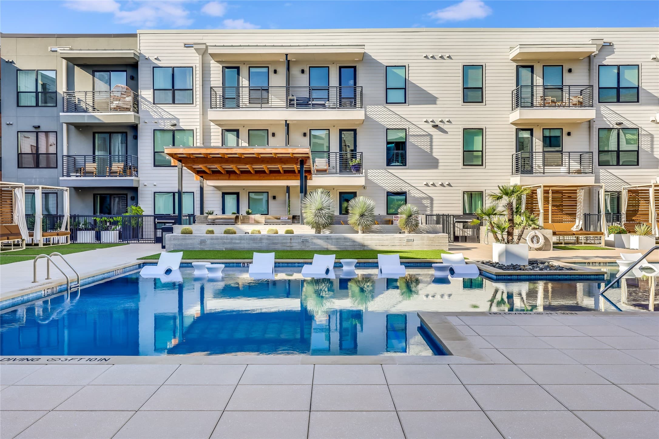 1701 Simond Ave Unit 516