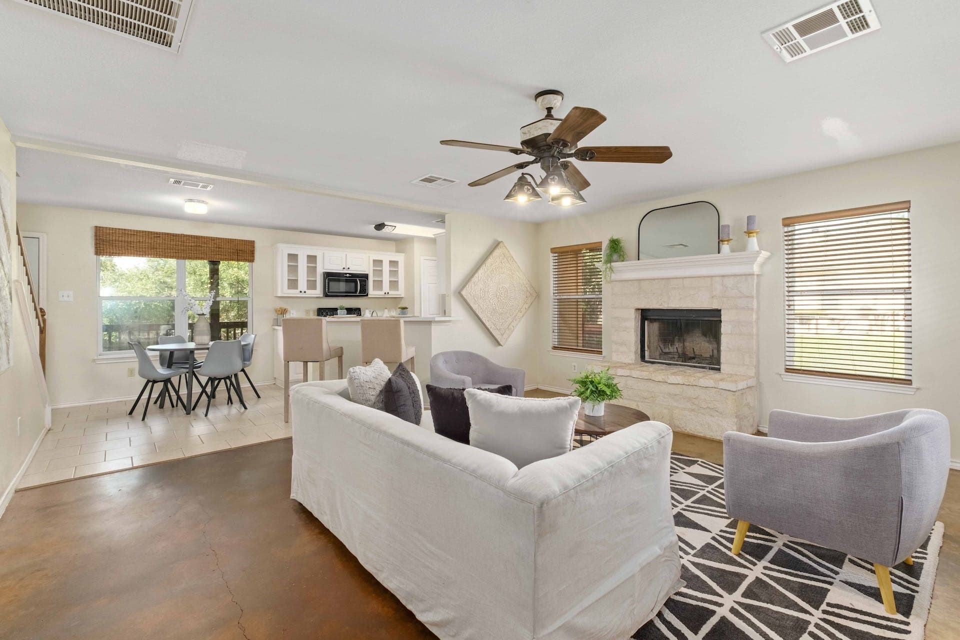 Main property image