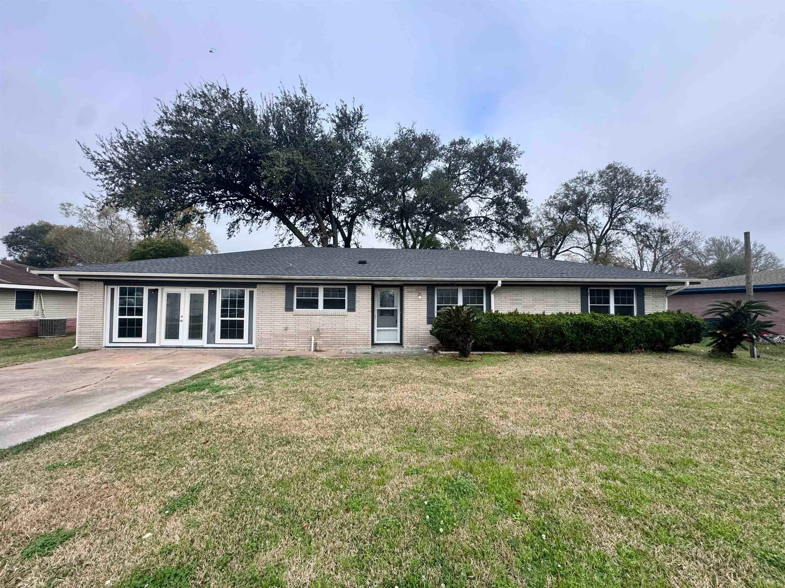 Main property image
