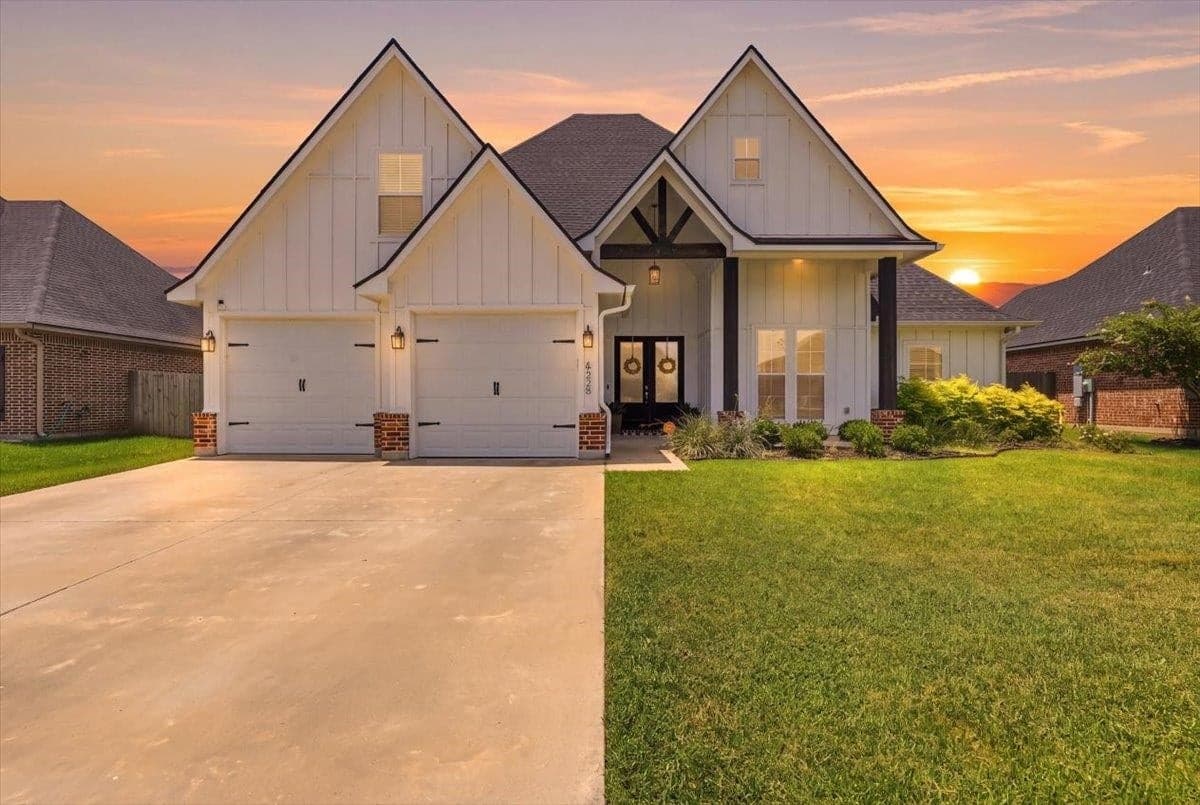 6535 Bastrop Cir