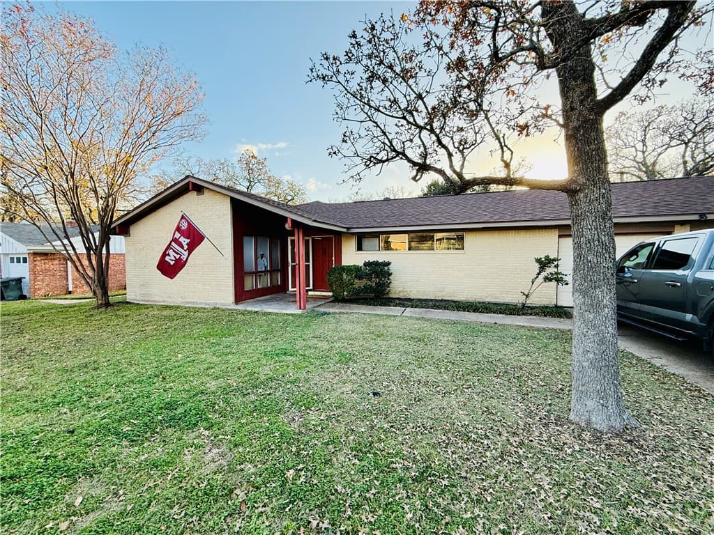 1106 Neal Pickett Dr