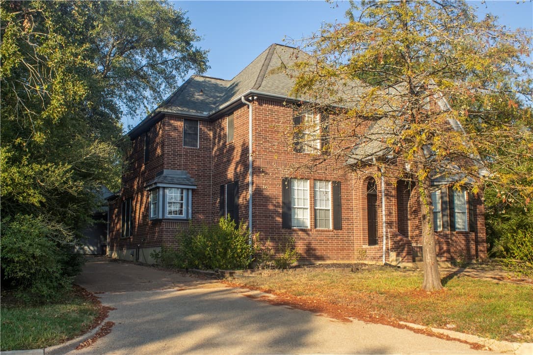 9308 Amberwood Ct