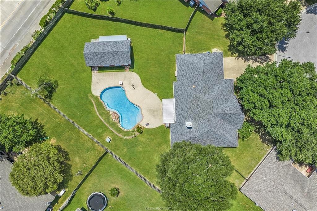 602 Aster Dr