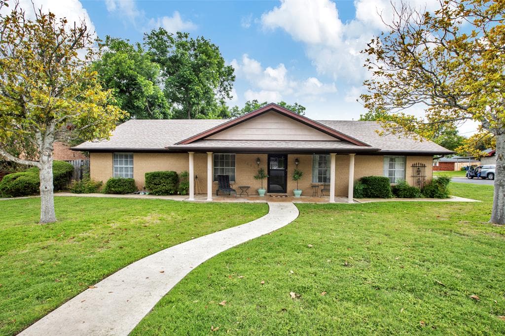 1605 Susan Dr