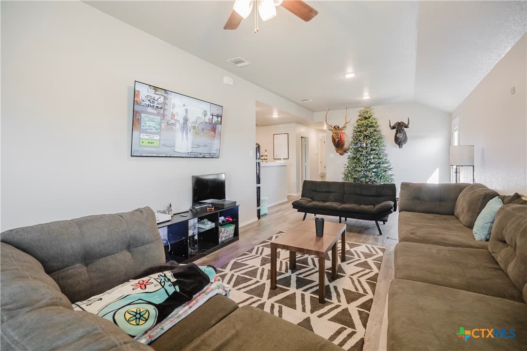716 Kimble Dr