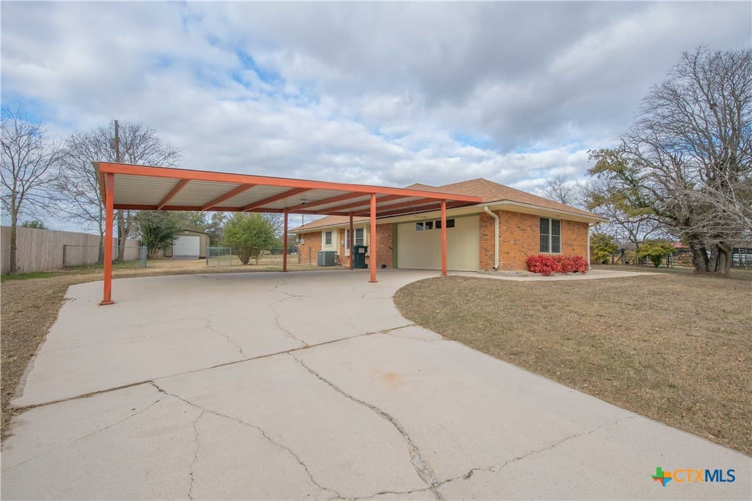 3250 Sikes Dr