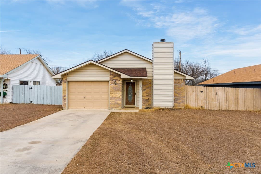 2109 Carousel Dr