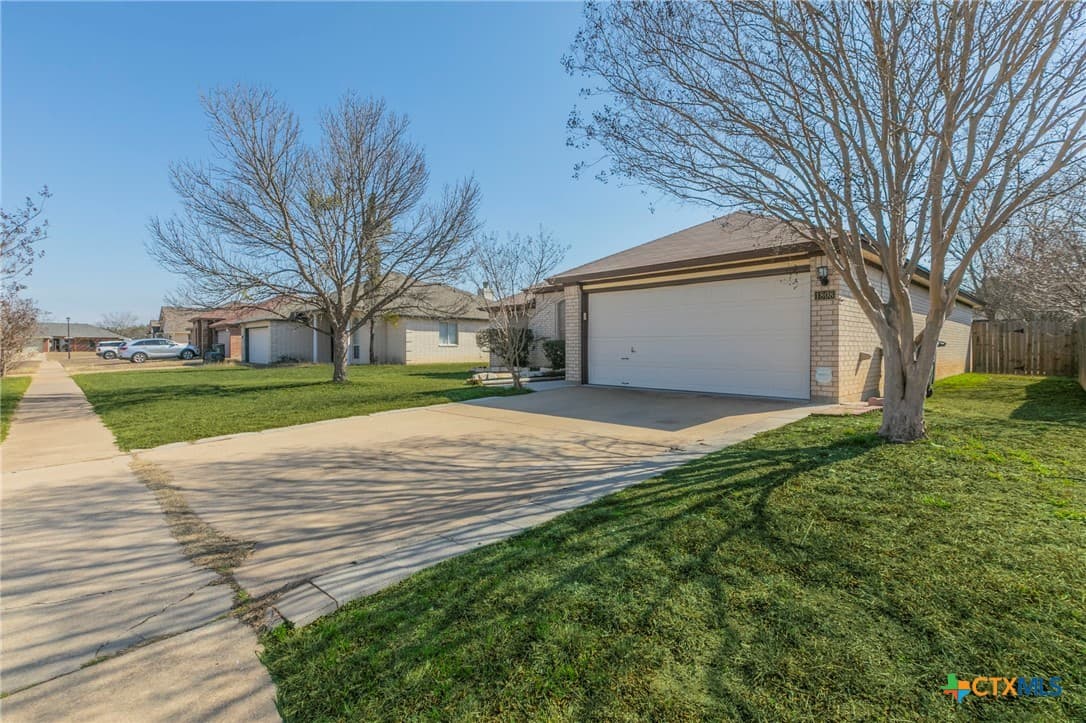 1808 Lava Ln