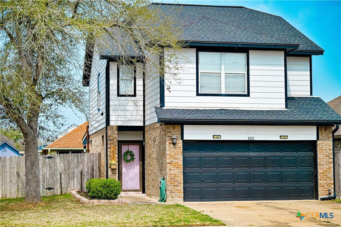 102 Winston Ct