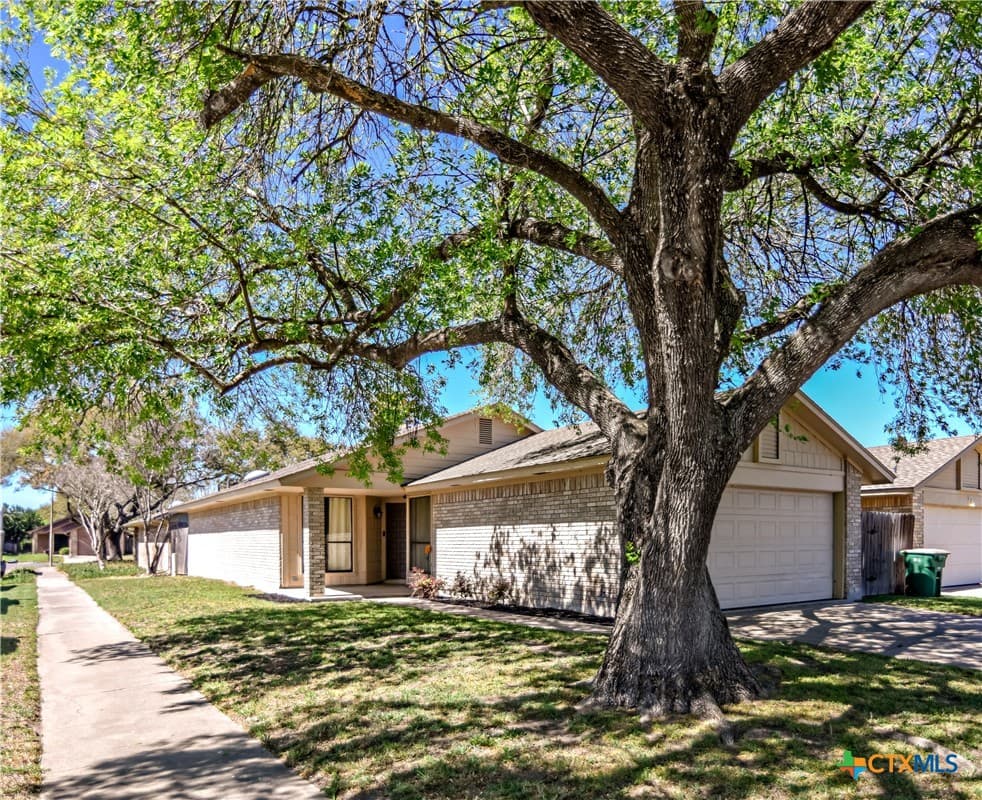 212 Planters Dr