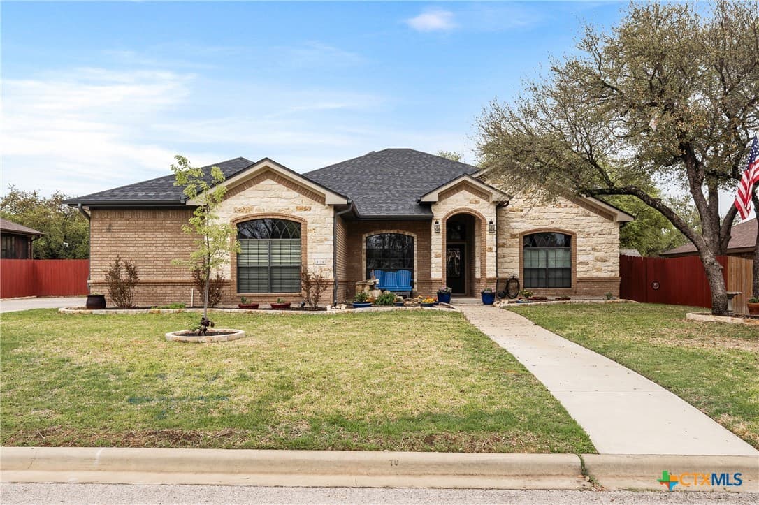 1125 Old Oak Rd