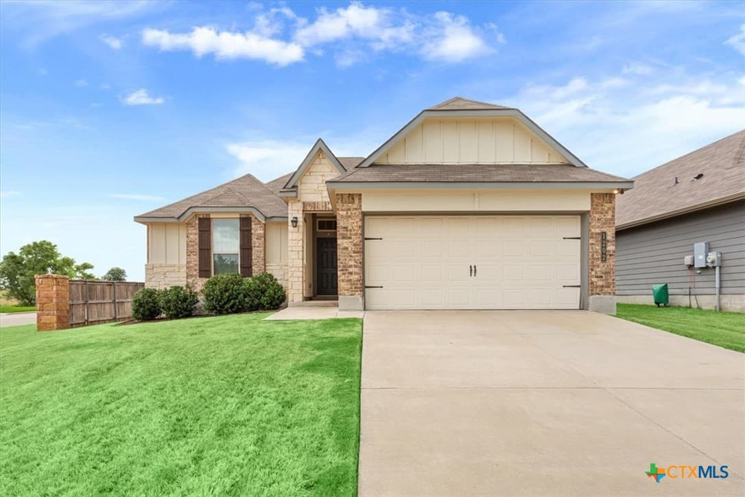 1202 Amber Dawn Dr
