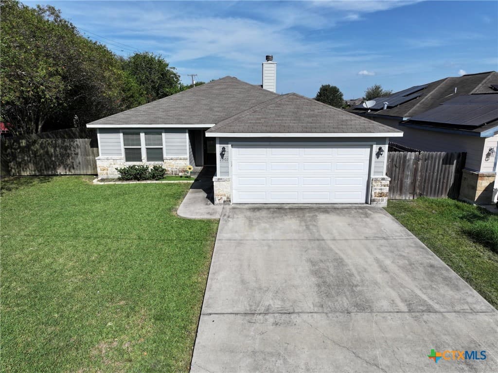 2902 Lenora Dr