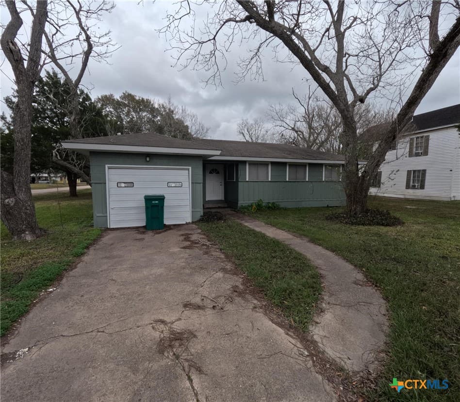 218 N 4th