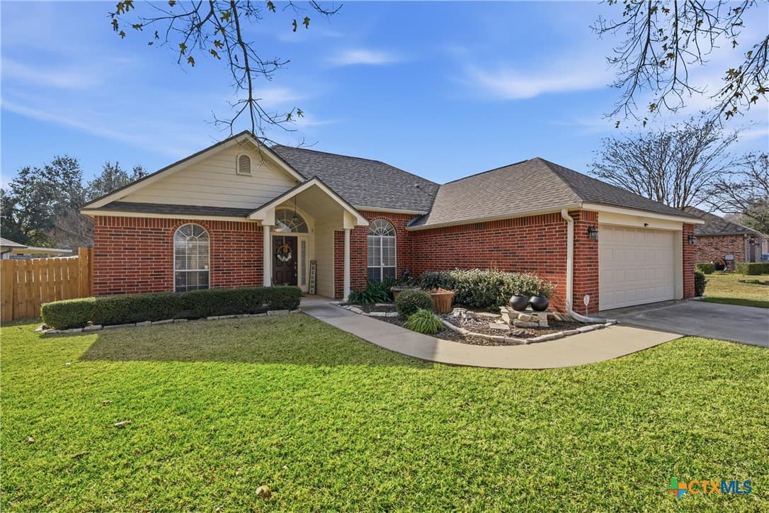 2411 Kingsbury Dr