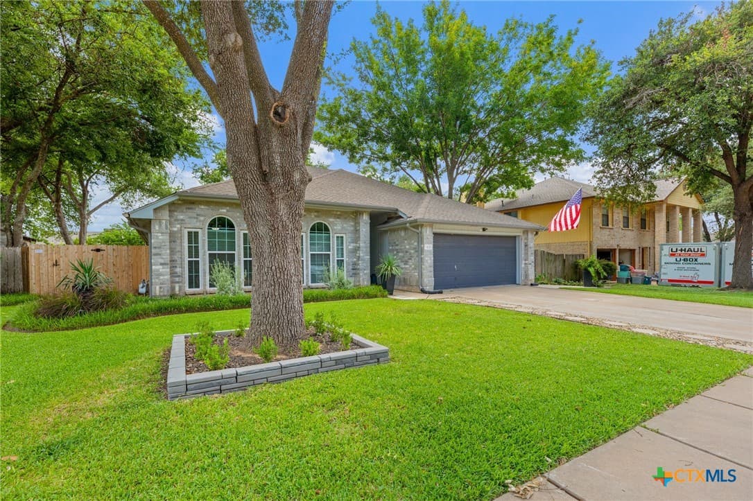 1221 Bell Rock Cir