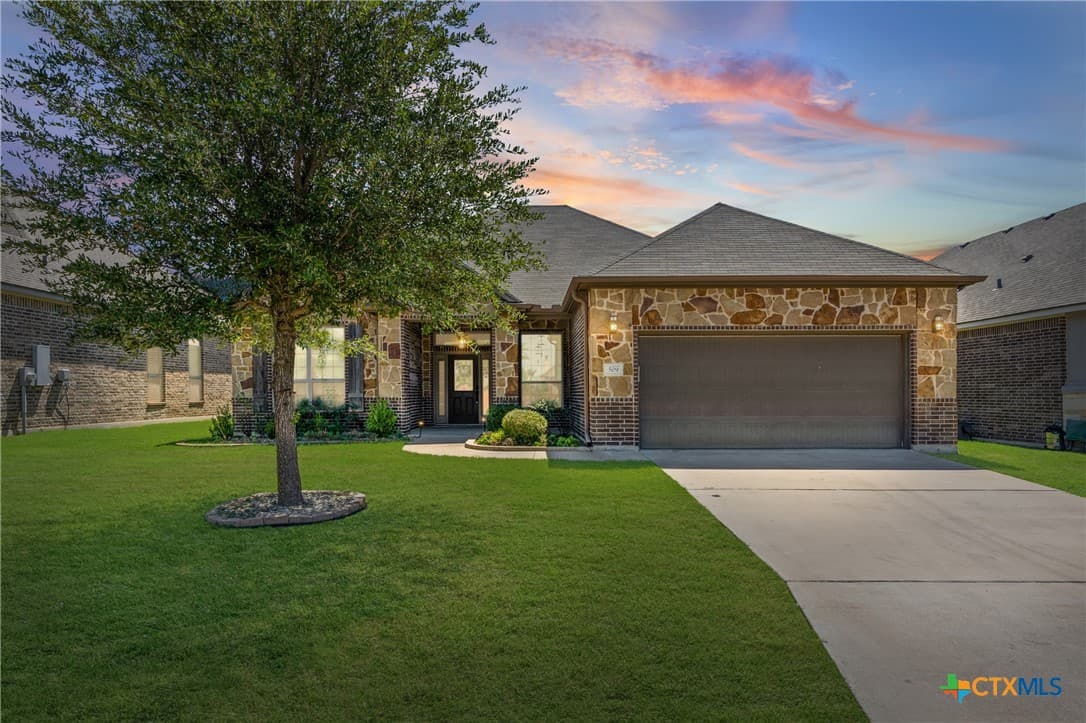 509 Hawks Shadow Dr