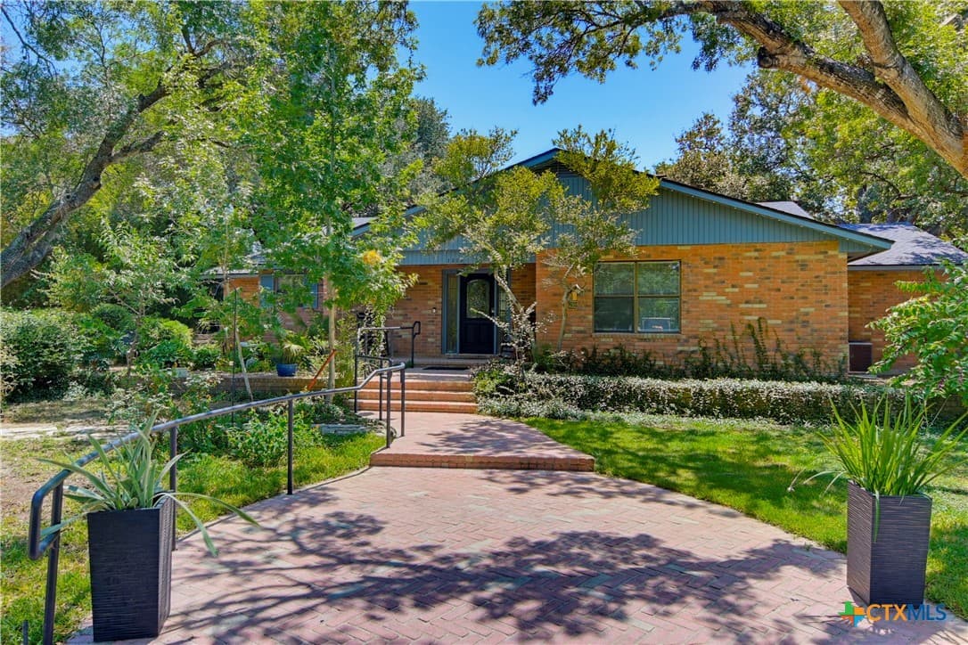 Main property image