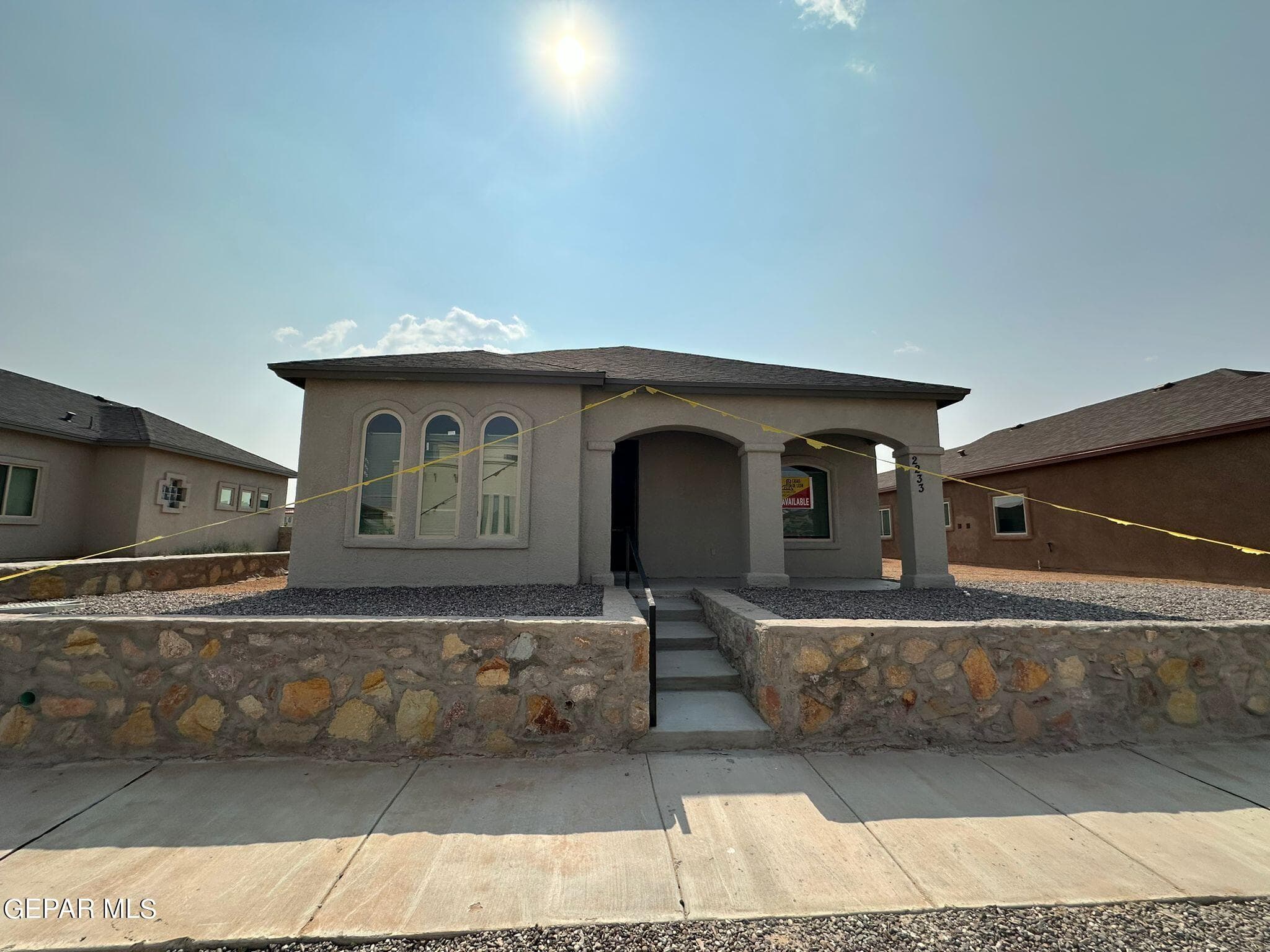 2233 Tony Harper St