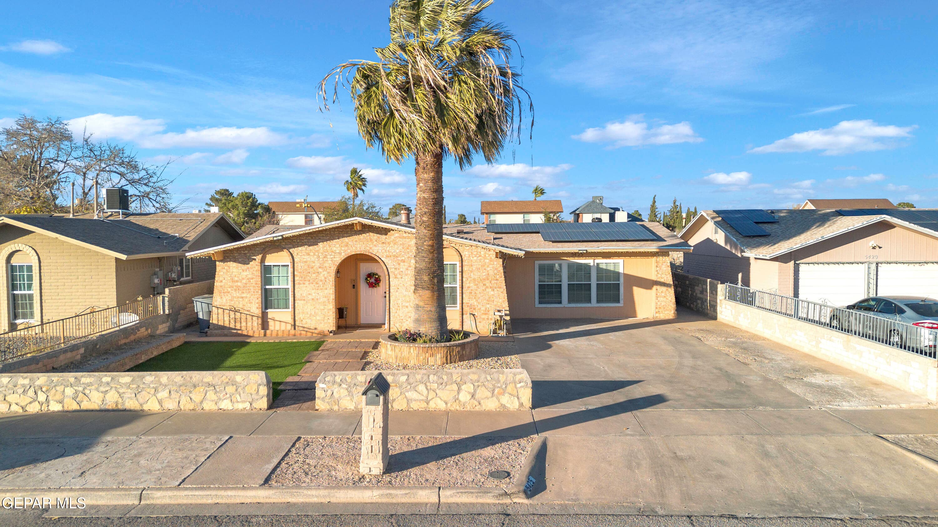 5425 Plainview Dr