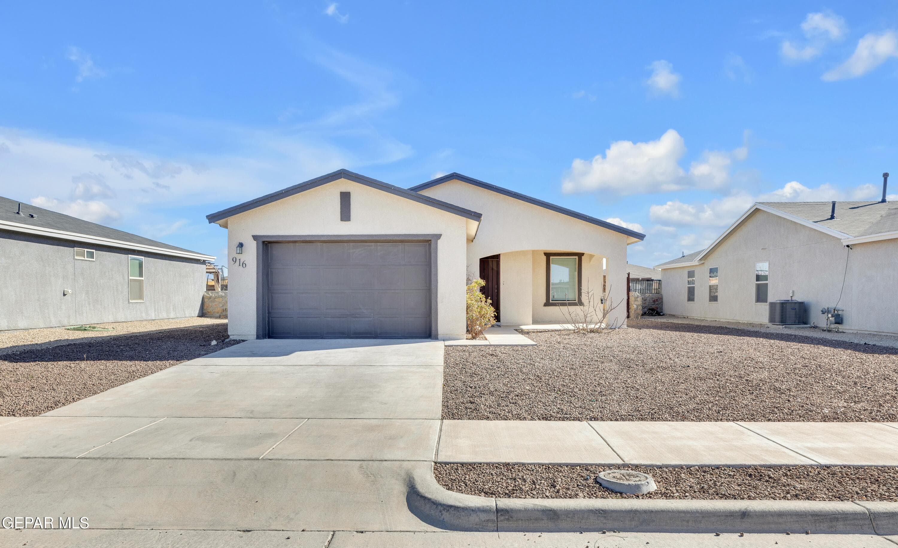 916 Villa Seca Dr