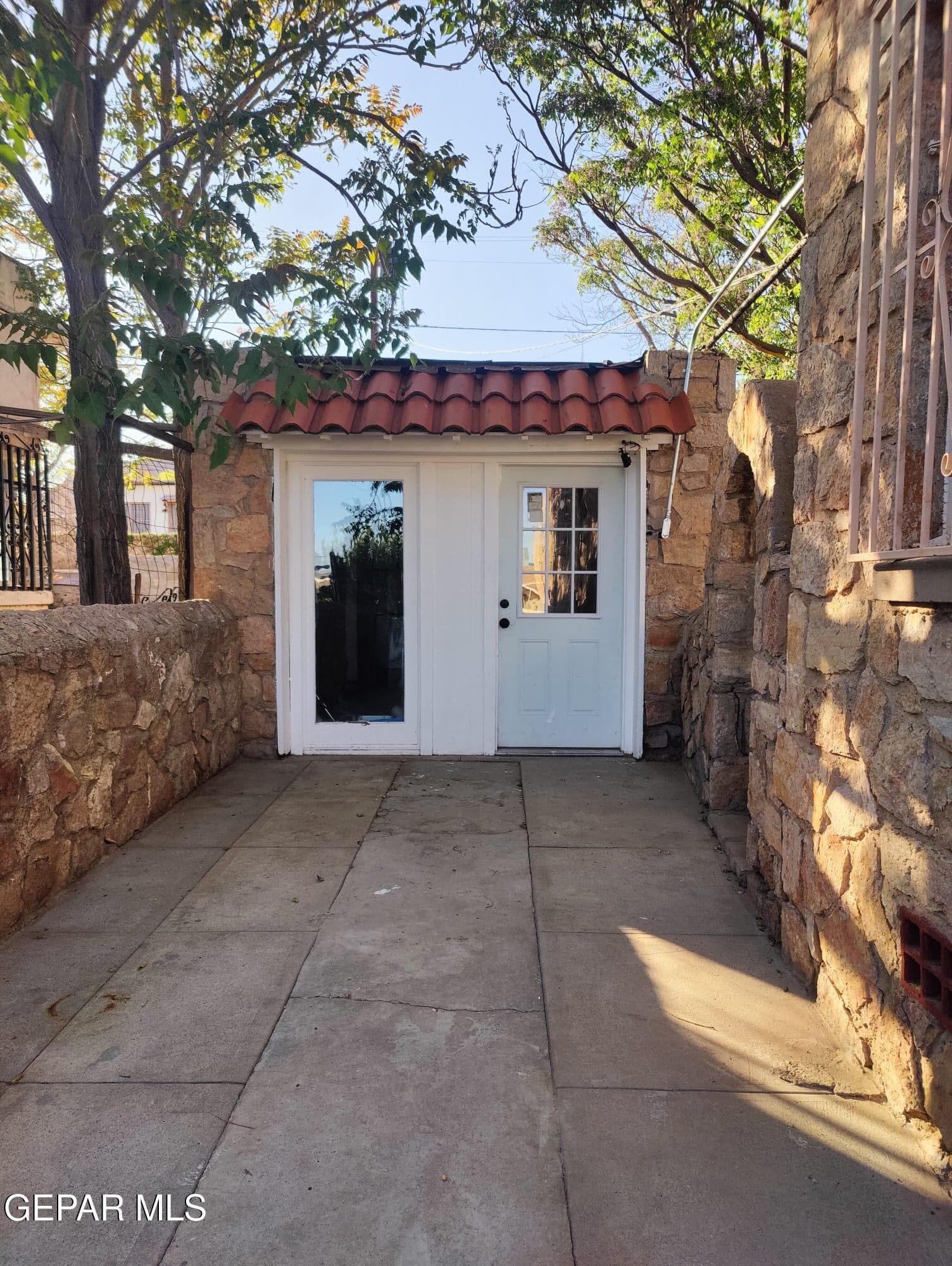 2227 Grant Ave