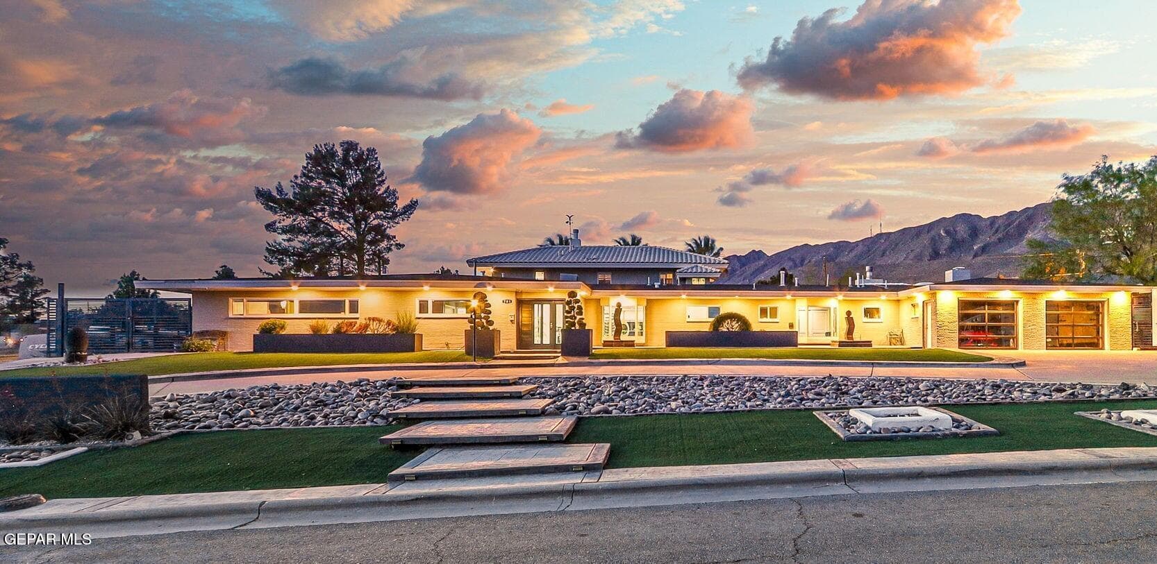 701 La Cruz Dr