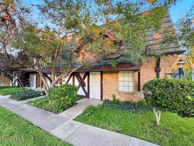 350 Thunderbird Dr Apt 32