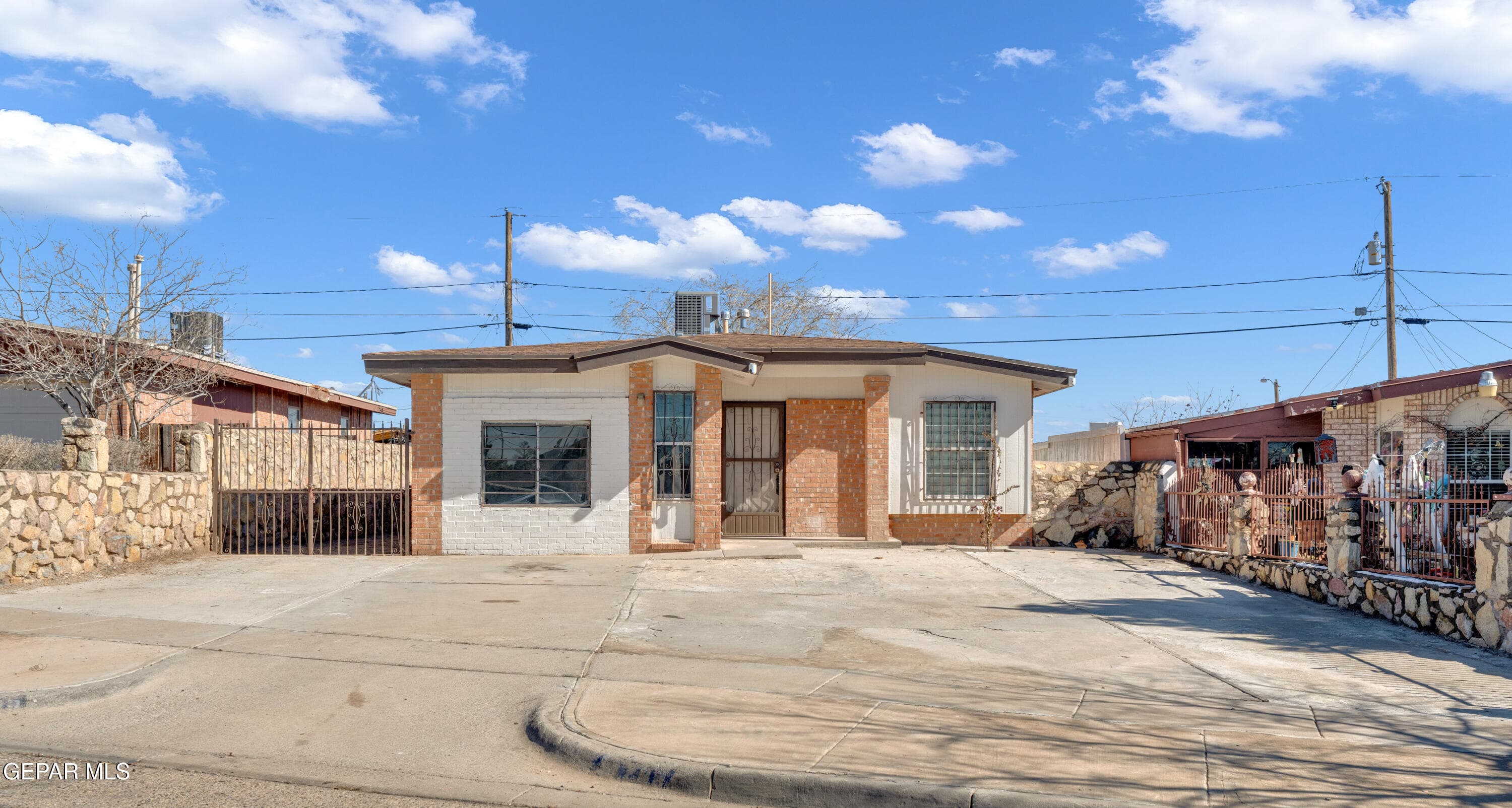 288 Ellsworth Dr