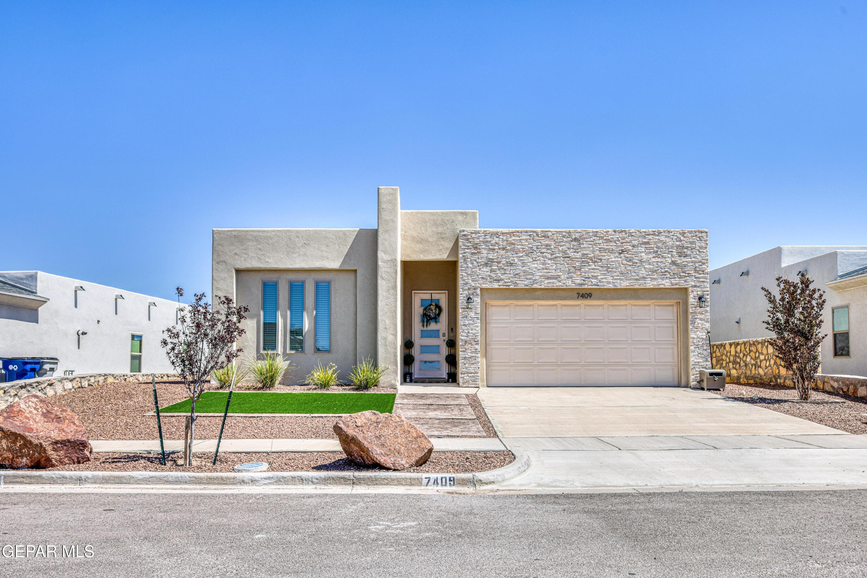 7409 Enchanted Point Dr