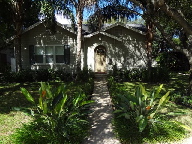 211 Sunset Dr