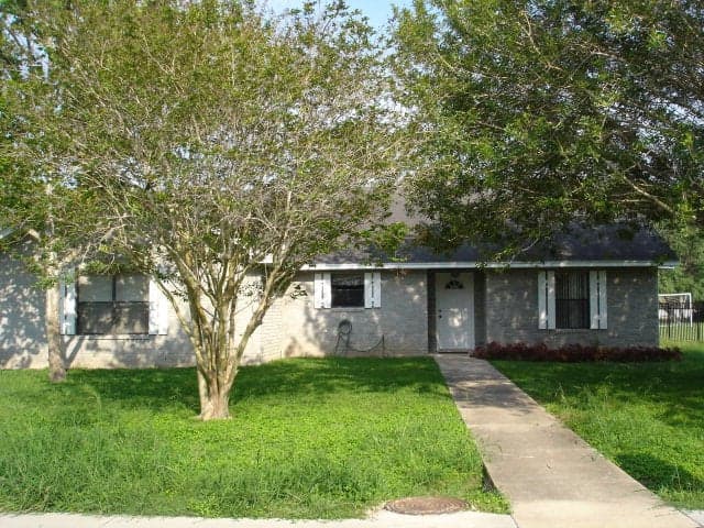 912 Morelos Ave