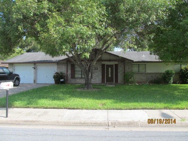53 Shoreline Dr