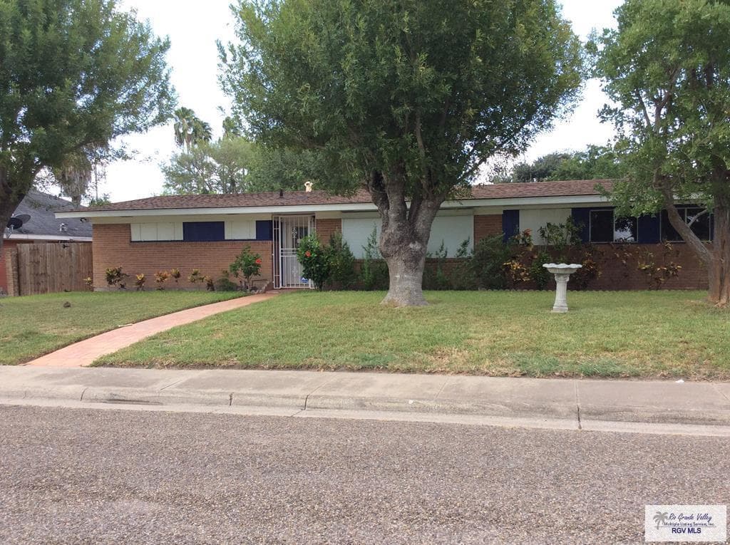 1104 Sycamore Dr