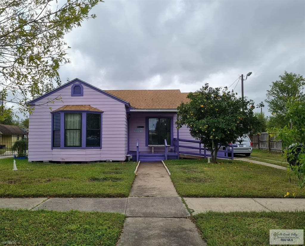 1106 E Van Buren Ave
