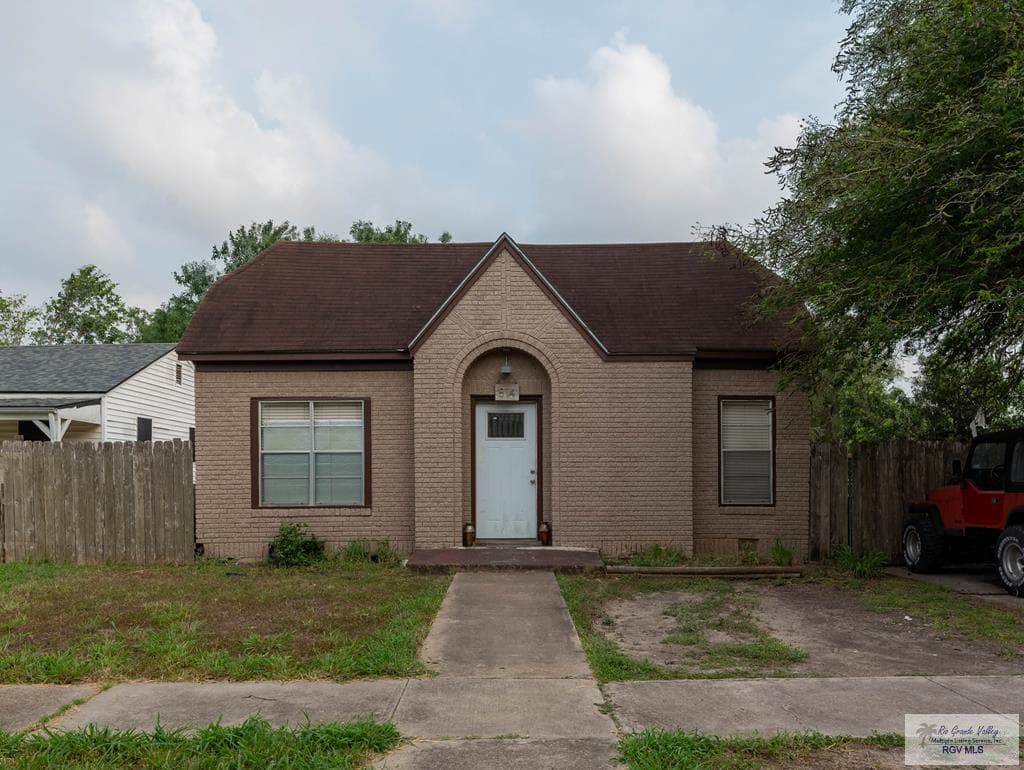 814 E Pierce Ave
