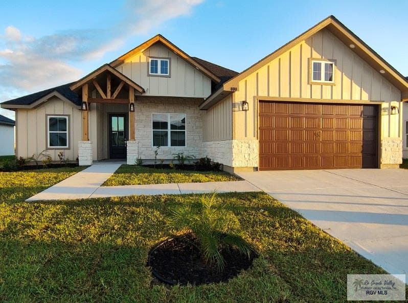 800 Milania Dr