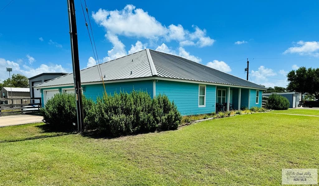 304 White Dr
